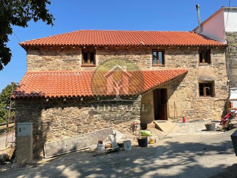 Complejo rural con licencia turística en aldea gallega - hogar, negocio y naturaleza en perfecta armonía ?