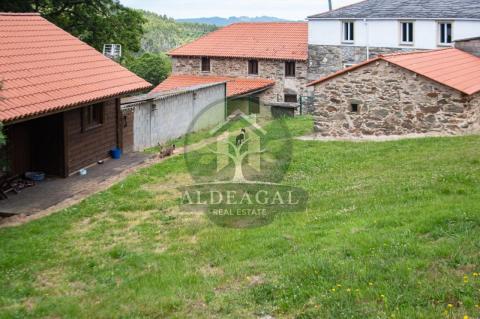Complejo rural con licencia turística en aldea gallega - hogar, negocio y naturaleza en perfecta armonía ?